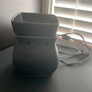Scentsy Matt black warmer
